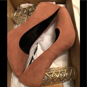 Blush Heels with thick heel size 9